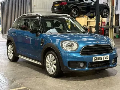 Begagnad Mini Cooper Classic 2019 Blå Halvkombi