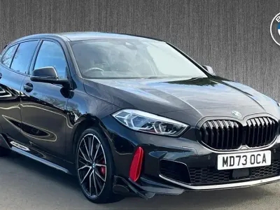 Begagnad BMW 128 Comfort Edition 261 HK (191 kW) 2024 Svart Halvkombi