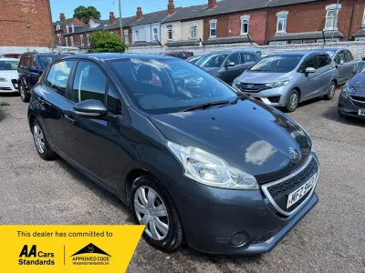 Used Peugeot 208 Access 70 HP (51 kW) 2013 Grey Hatchback