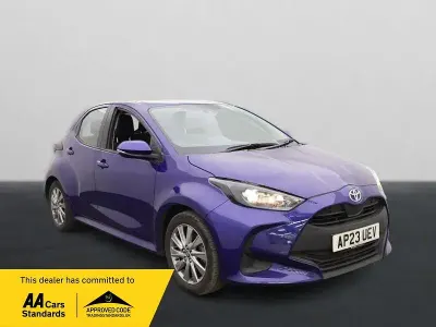 Used Toyota Yaris 114 HP (83 kW) 2023 Blue Hatchback