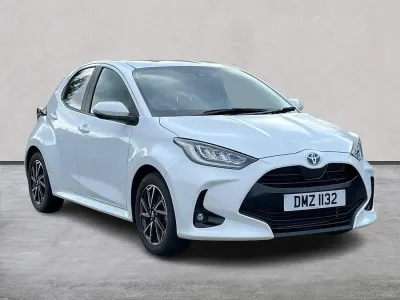 Used Toyota Yaris Design 116 HP (85 kW) 2024 White Hatchback