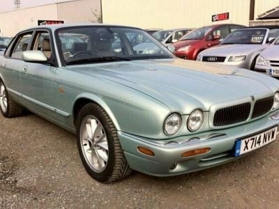 Used Jaguar XJ8 240 HP (176 kW) 2000 Sedan