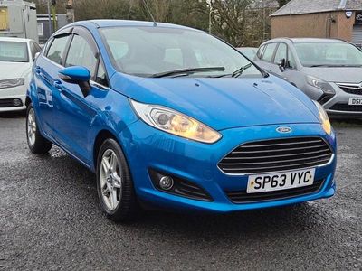 Używany Ford Fiesta Zetec 82 KM (60 kW) 2012 Niebieski Hatchback