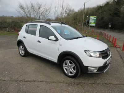 Begagnad Dacia Sandero Lauréate 2014 Vit Halvkombi