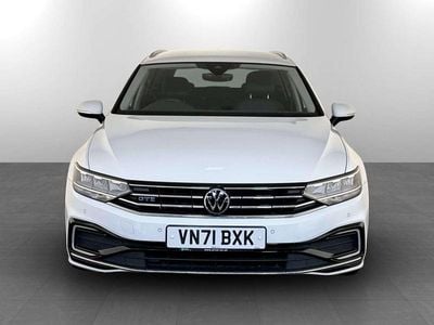 Used VW Passat GTE 218 HP (160 kW) 2021 White Estate
