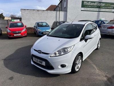 Used Ford Fiesta Zetec 118 HP (86 kW) 2011 White Hatchback