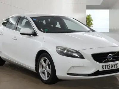 Used Volvo V40 SE 2013 White Hatchback