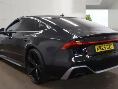 Usado Audi RS7 Performance 620 HP (456 kW) 2025 Preto Citadino