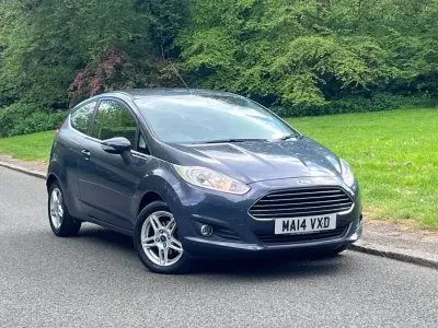 Używany Ford Fiesta Zetec 82 KM (60 kW) 2014 Szary Hatchback