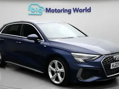 Begagnad Audi A3 Sportback S-Line 150 HK (110 kW) 2023 Blå Halvkombi