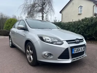 Used Ford Focus Zetec 125 HP (91 kW) 2014 Silver Hatchback