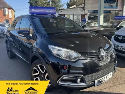 Usado Renault Captur Dynamique 90 HP (66 kW) 2015 Preto SUV