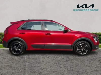 Used Kia Niro 2025 Red SUV