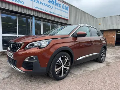 Begagnad Peugeot 3008 Allure 130 HK (95 kW) 2019 Brun SUV