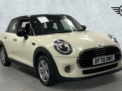 Used Mini Cooper Classic 134 HP (98 kW) 2021 White Hatchback