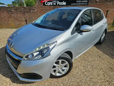 Używany Peugeot 208 Active 2016 Srebrny Hatchback