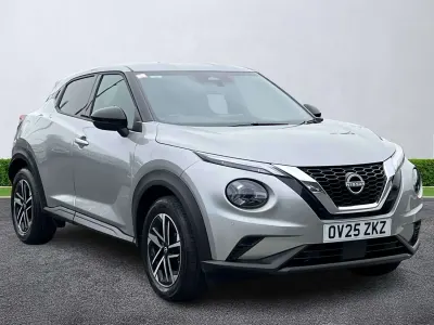 Używany Nissan Juke N-Connecta 2025 Srebrny SUV