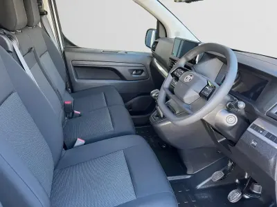Nouă Vauxhall Vivaro 120 CP (88 kW) 2026 Alb Monovolum