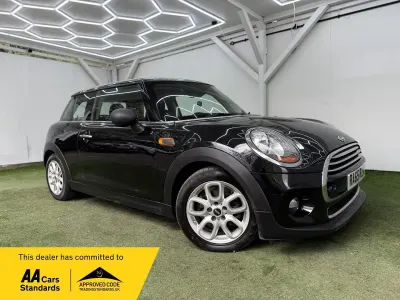 Usado Mini Cooper Hatch 136 CV (100 kW) 2015 Negro Utilitario