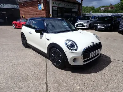 Begagnad Mini Cooper Classic 136 HK (100 kW) 2020 Vit Halvkombi