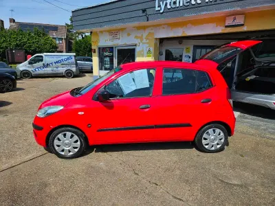 Used Hyundai i10 2010 Red Hatchback