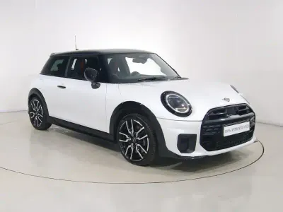 Usado Mini Cooper Hatch 113 kW (154 HP) 2025 Branco Citadino