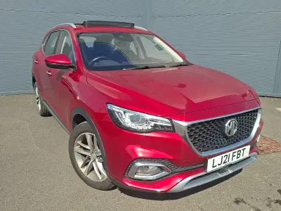 Used MG HS Exclusive 162 HP (119 kW) 2021 Red SUV