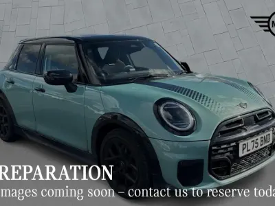 Used Mini Cooper Hatch 113 kW (154 HP) 2026 Green Hatchback