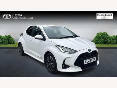 Used Toyota Yaris Hybrid Design 2023 White Hatchback