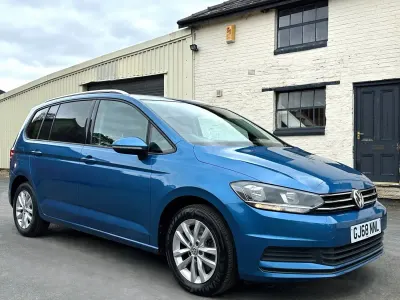 Begagnad VW Touran SE 115 HK (84 kW) 2018 Blå Minibuss