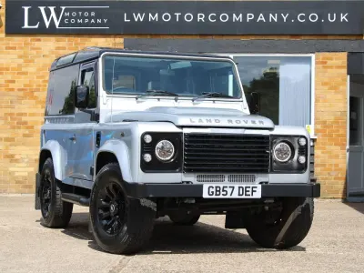 Used Land Rover Defender 122 HP (89 kW) 2007 Silver Estate
