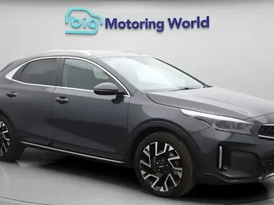 Usado Kia XCeed 160 HP (117 kW) 2023 Cinzento SUV