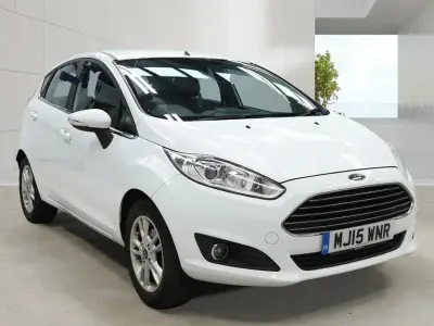 Usado Ford Fiesta Zetec 80 CV (58 kW) 2015 Blanco Utilitario