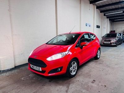 Usado Ford Fiesta Zetec 2013 Vermelho Citadino