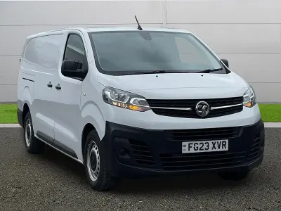 Used Vauxhall Vivaro 100 HP (73 kW) 2023 White MPV