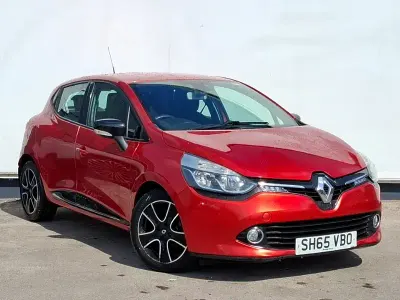 Used Renault Clio Dynamique 90 HP (66 kW) 2015 Red Hatchback