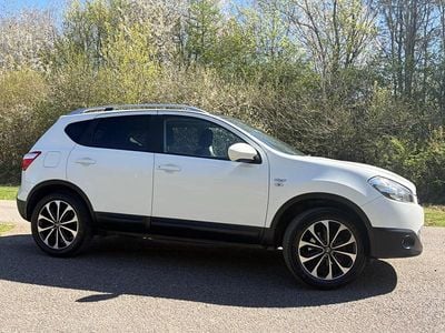 Used Nissan Qashqai N-TEC 2012 White SUV