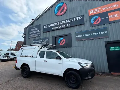 Used Toyota HiLux Active 150 HP (110 kW) 2019 White Pickup
