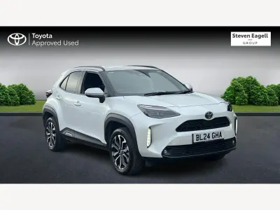 Used Toyota Yaris Hybrid Design 2024 White Hatchback