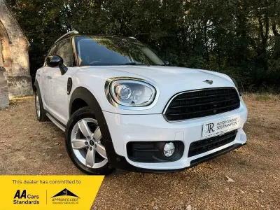 Used Mini Cooper Classic 2018 White Hatchback