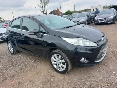Usado Ford Fiesta Zetec 2010 Preto Citadino