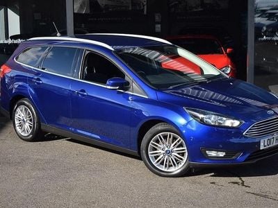 Used Ford Focus Zetec 120 HP (88 kW) 2017 Blue Estate