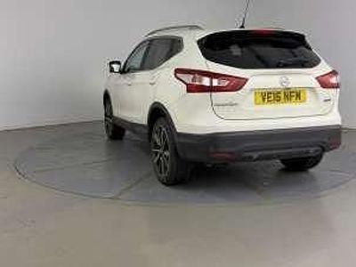 Used Nissan Qashqai Tekna 2016 Pure white SUV