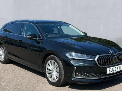 Usado Skoda Superb SE Technology 204 HP (150 kW) 2025 Preto