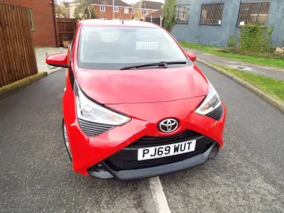 Used Toyota Aygo X-play 72 HP (52 kW) 2020 Red Hatchback