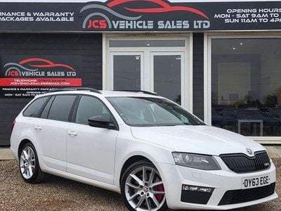 Used Skoda Octavia vRS 184 HP (135 kW) 2013 White Estate