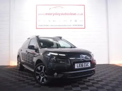 Usado Citroën C4 Cactus Flair 82 CV (60 kW) 2016 Negro Utilitario