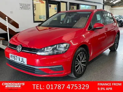 Used VW Golf VII SE 110 HP (80 kW) 2017 Red Hatchback
