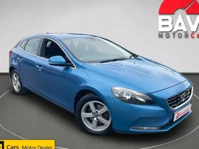 Used Volvo V40 SE 115 HP (84 kW) 2015 Blue Hatchback