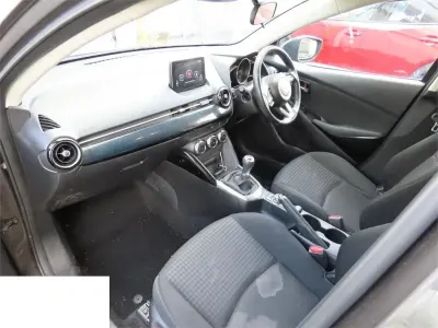 Usado Mazda 2 90 HP (66 kW) 2018 Cinzento Citadino